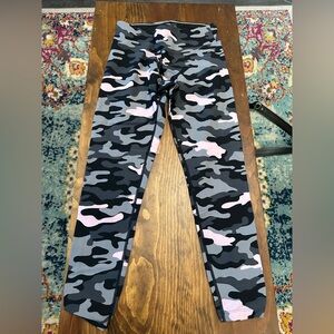 Calvin Klein Performance Camouflage Leggings in Pink and Black